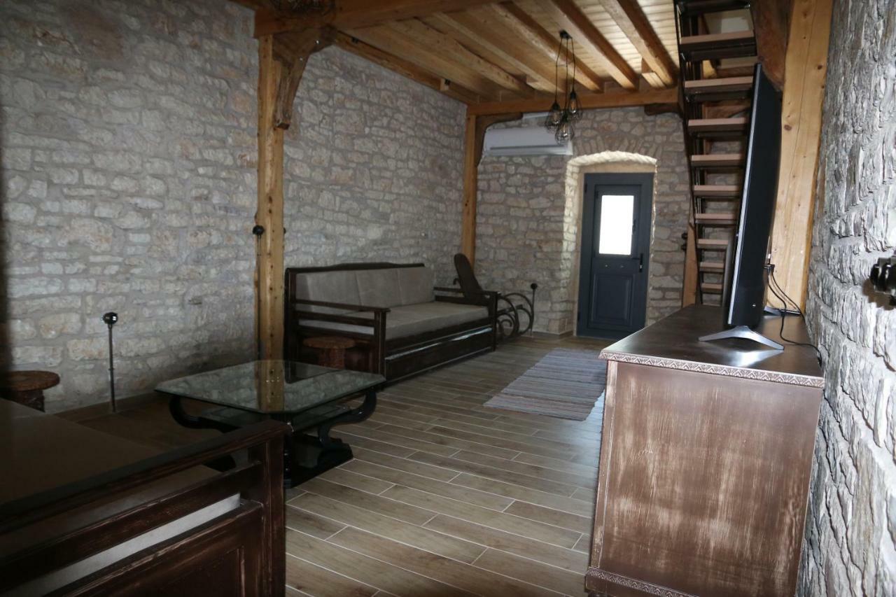 Aknato Villa Vlikhón Exteriör bild