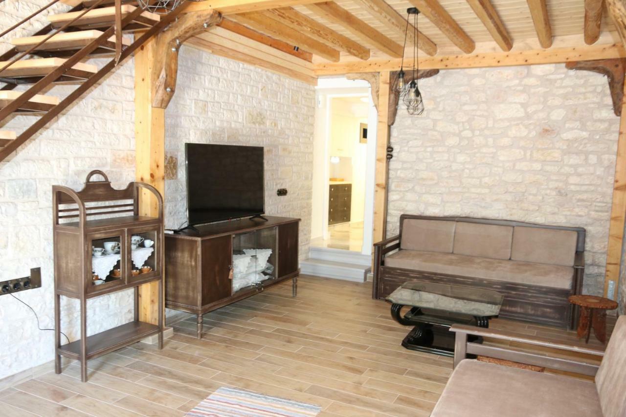 Aknato Villa Vlikhón Exteriör bild