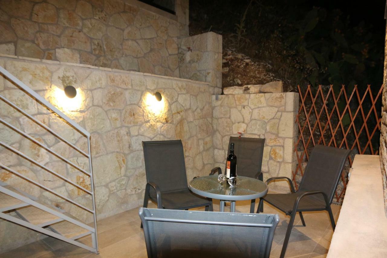 Aknato Villa Vlikhón Exteriör bild